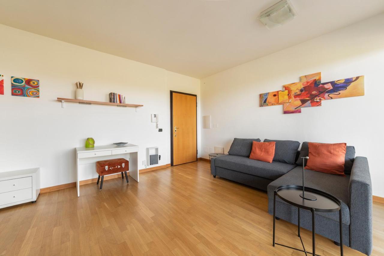 Milano Rogoredo Apt With Terrace! Appartement Buitenkant foto