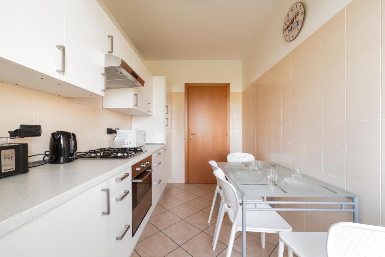 Milano Rogoredo Apt With Terrace! Appartement Buitenkant foto
