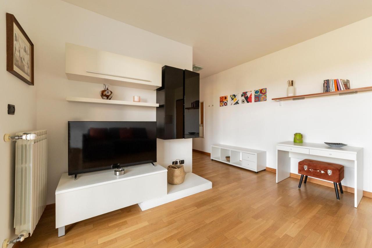 Milano Rogoredo Apt With Terrace! Appartement Buitenkant foto