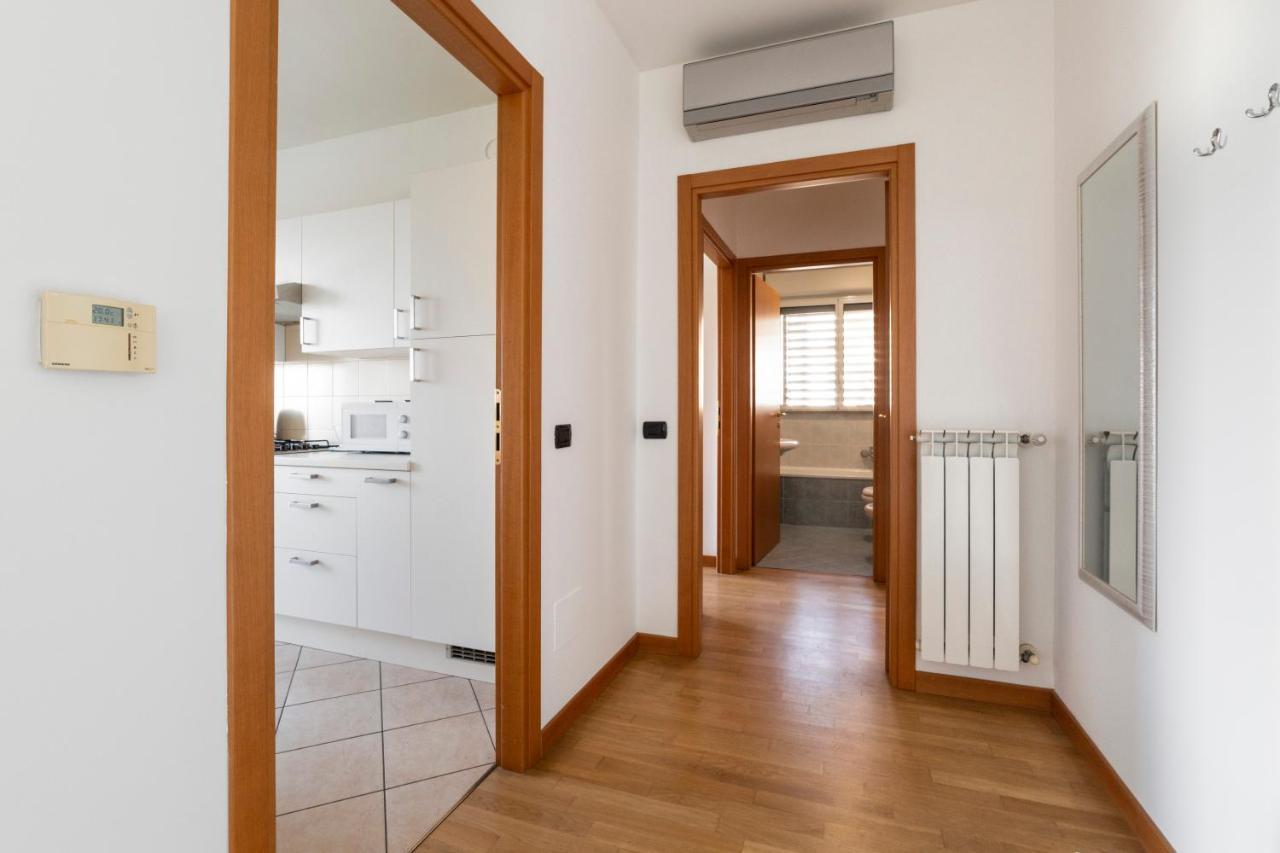 Milano Rogoredo Apt With Terrace! Appartement Buitenkant foto