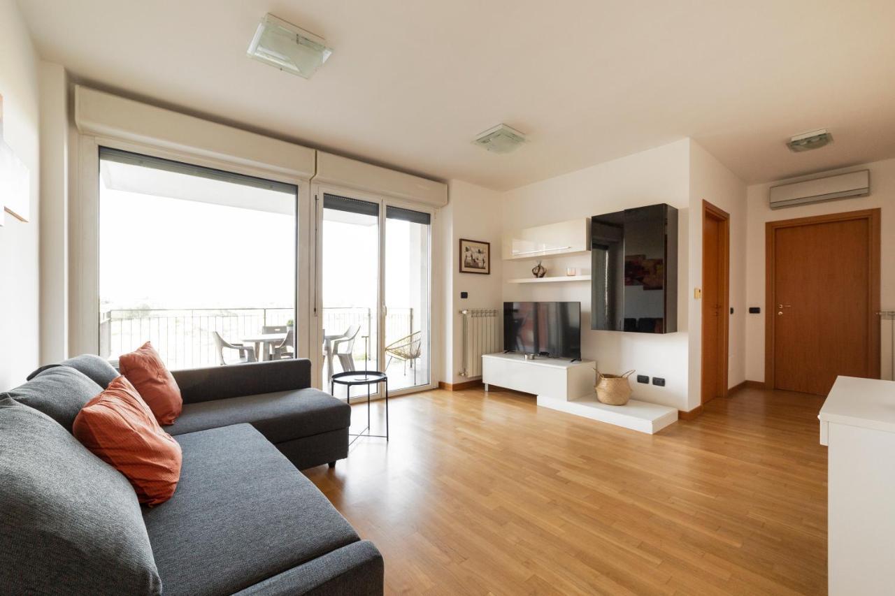 Milano Rogoredo Apt With Terrace! Appartement Buitenkant foto