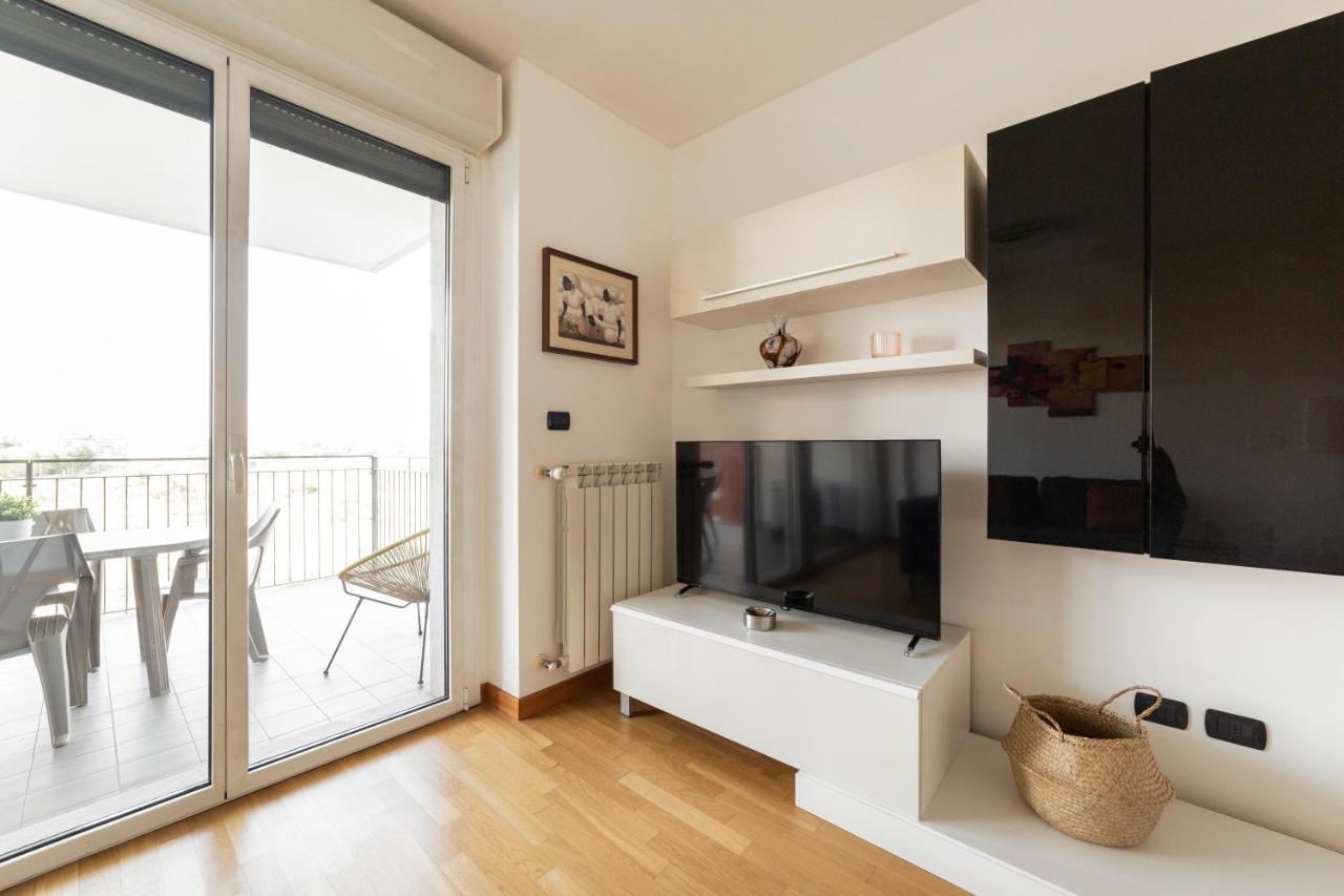 Milano Rogoredo Apt With Terrace! Appartement Buitenkant foto